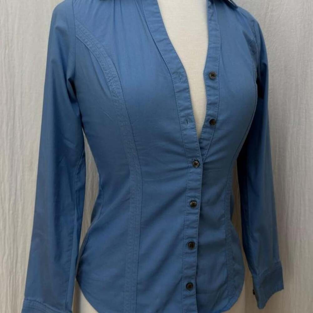 Express The Essential Shirt Size XS Blue Leopard Cuff